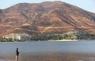 Sezon kapandı, dünyaca ünlü plaj amatör balıkçılara...