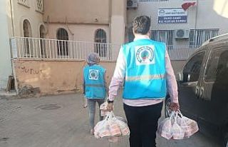Siirt Belediyesi, 150 aileye sıcak yemek ulaştırıyor