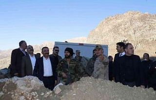 Siirt Valisi Hacıbektaşoğlu köylerde sorun dinledi