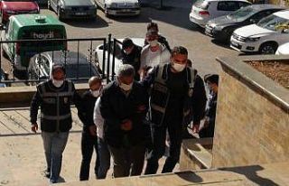 Silahlı yaralama olayına karışan 4 kişi adliyeye...