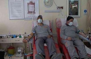 Sincan Belediyesi çalışanları Kızılay’a kan...