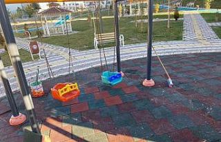 Sincan Belediyesinden çocuk parklarına bakım