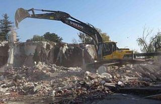 Sinop Meydan Projesi’nde ikinci etap yıkımlar...