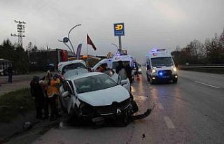 Sis nedeniyle meydana gelen kazada 1’i çocuk 5...