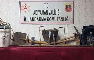 Sit alanında kazı yapan şahıslara suçüstü:...