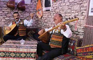 Sivaslı aşıklar dertli, gençler Batı kültürüne...