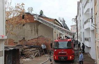 Sivas’ta korkutan yangın, vatandaşlar tahliye...