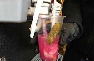 Soğuklarla birlikte turşu suyu satışları da arttı