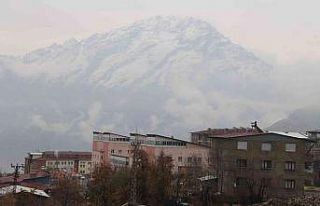 Sümbül Dağı beyaza büründü