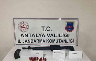 Şüphe üzerine durdurulan araçta uyuşturucu madde...