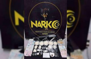 Şüpheli araçta uyuşturucu ticaretinin hesap çetelesi...