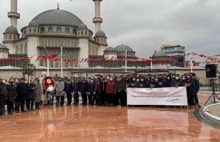 Taksim Cumhuriyet Anıtı’na Öğretmenler Günü...