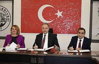 Talas’a 4 yeni okul için imzalar atıldı