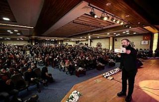 Talha Bora Öge Manisalılar ile buluştu