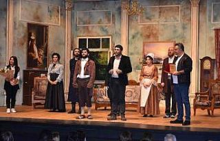 Tarsus Şehir Tiyatrosu, ’Çehov Vodvil’ oyunuyla...