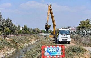 Tarsus’ta 6 bin 696 metre dere ve beton kanal temizliği...