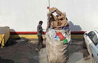 Tartıda ağır basması için hileden kaçmadı