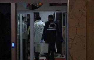 Tartıştığı öz kızının boğazını kesmiş