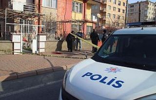 ’Taş atma’ meselesinde komşusunu öldüren öğretmene...