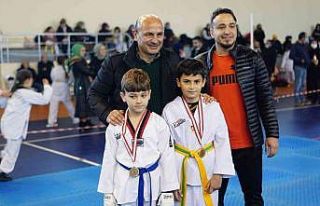 Tekvandoculardan öğretmenler günü turnuvası