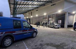 Telefonda tartıştığı eski sevgilisini işyerinde...