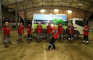 Temizlik işçisinden Michael Jackson şov