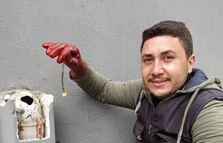 Tıkanan su giderinden altın çıktı