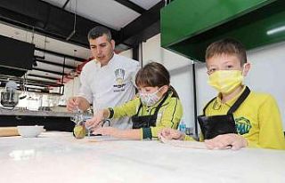 Tirat Mutfak Atölyesinde öğrencilere yöresel yemekler...