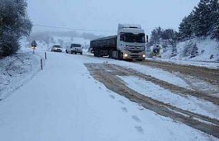 Tokat’ta kar yağışı ulaşımda aksamalara neden...