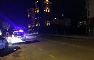 Trabzon’da uygulama noktasında durmayan otomobil...