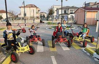 Trafik park çocukların sesleri ile şenlendi