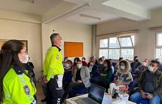 Trafik polisleri sosyal hizmet personeline eğitim...