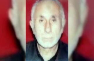 Traktörün üzerinden geçip tırmığının sürüklediği...