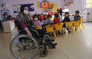 Tuba öğretmen engelleri öğrencileriyle aştı