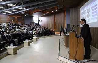 TÜBİTAK Başkanı Mandal, akademisyen ve öğrenciler...