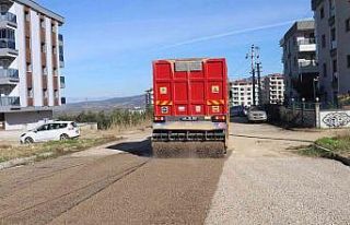Turgutlu Belediyesi asfalt çalışmalarına devam...