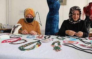 Türk motifleri takı ve elbiselerde hayat buluyor