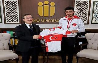 Türkiye Şampiyonuna başarı hediyesi