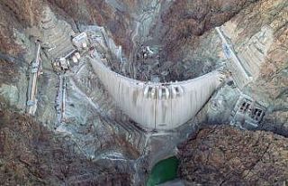 Türkiye’nin en büyük barajında 80 tonluk elektrik...