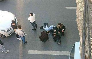 Tuzla’da motosiklet sürücüsü kadın, minibüse...