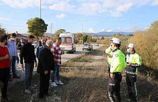 U dönüşü yaparken kontrolden çıkan otomobil...