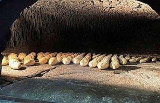 Üç asırlık taş fırında 3 kardeş geleneksel...