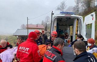 Uçuruma yuvarlanan kadını kurtarmaya giden jandarma...