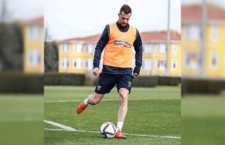 Uğur Demirok takımla çalışmalara başladı