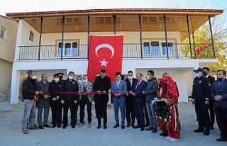 Uğurlugüme’ye köy konağı