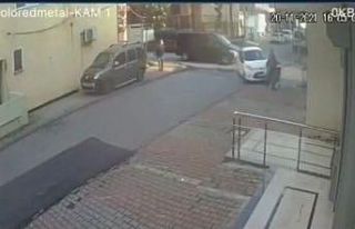 Ümraniye’de kazada savrulan araç, yayaya çarpıp...