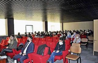 Üniversite öğrencilerine oryantasyon eğitimi verildi