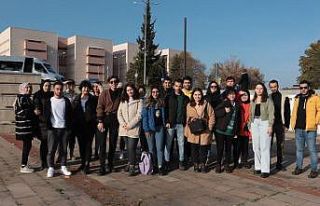 Üniversiteliler sonbaharı fotoğrafladı