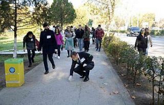 Üniversitenin gönüllüleri kampüsteki atıkları...