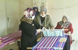 Unutulmaya yüz tutmuş kilim dokuma kursuna yoğun...